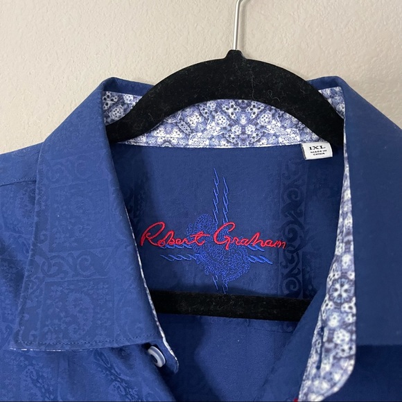 Robert Graham Other - Robert Graham | dark blue paisley monotoned button down shirt